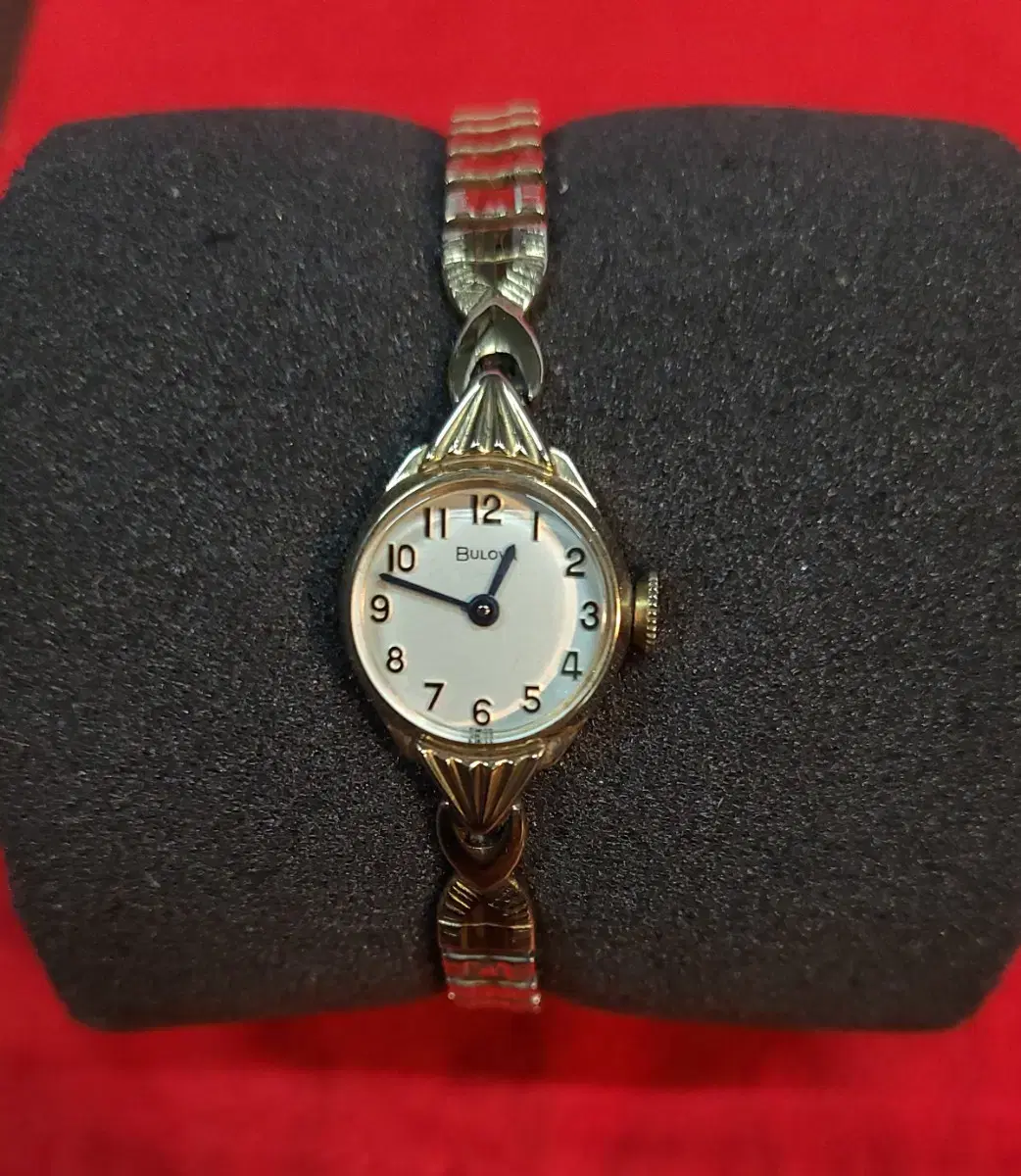 BULOVA 시계